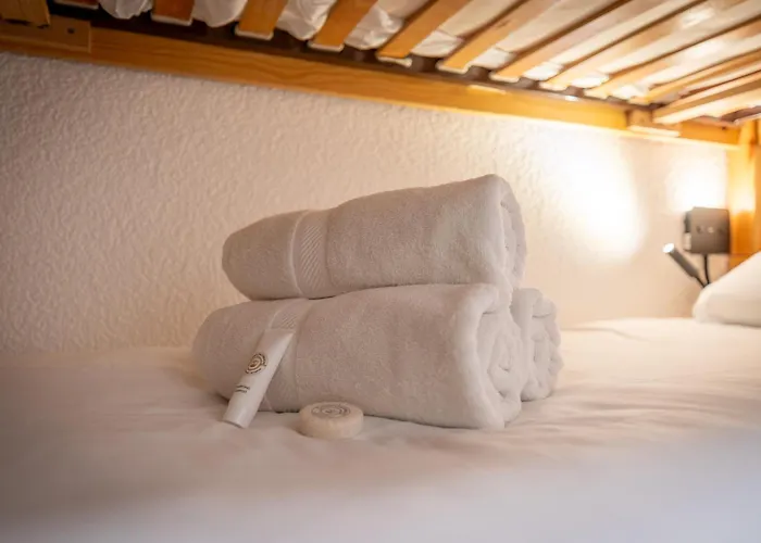 Cozy Ski-in Ski-out Steps From Lifts & Dining - Olympiades Daire